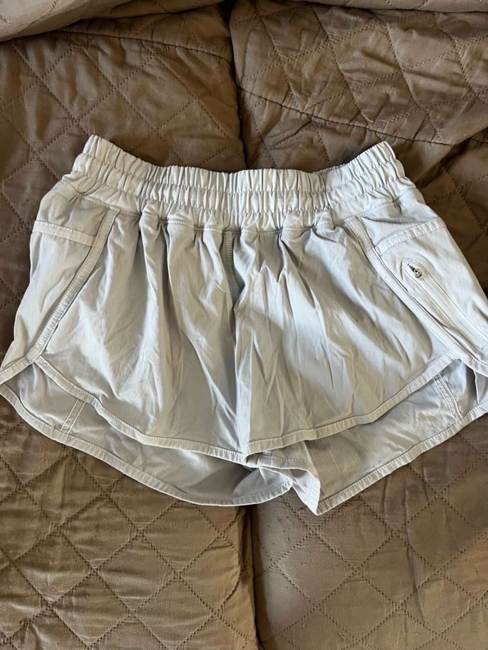 Lululemon White Women's Elastic-Waist Active Shorts